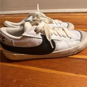 Nike White and Black Sneakers